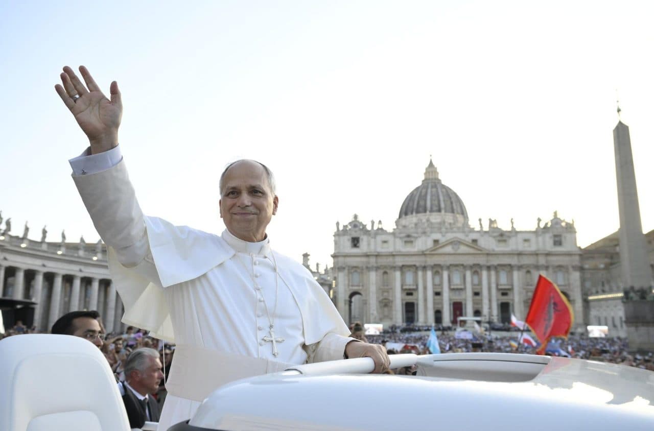 Matrimônio e Esperança: Papa Leão XIV emociona na Praça de São Pedro com catequese sobre a 'Gaudium et Spes' e bênção aos lusófonos